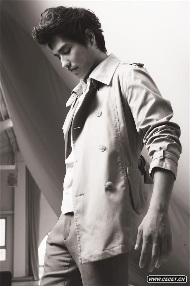 藍正龍寫(xiě)真顯男人本色