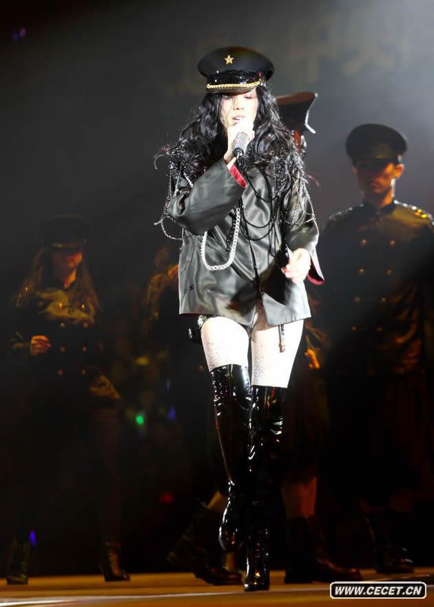 莫文蔚透視裝大秀身材