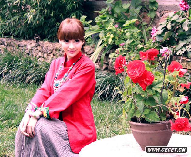 柳巖麗江演繹小城故事