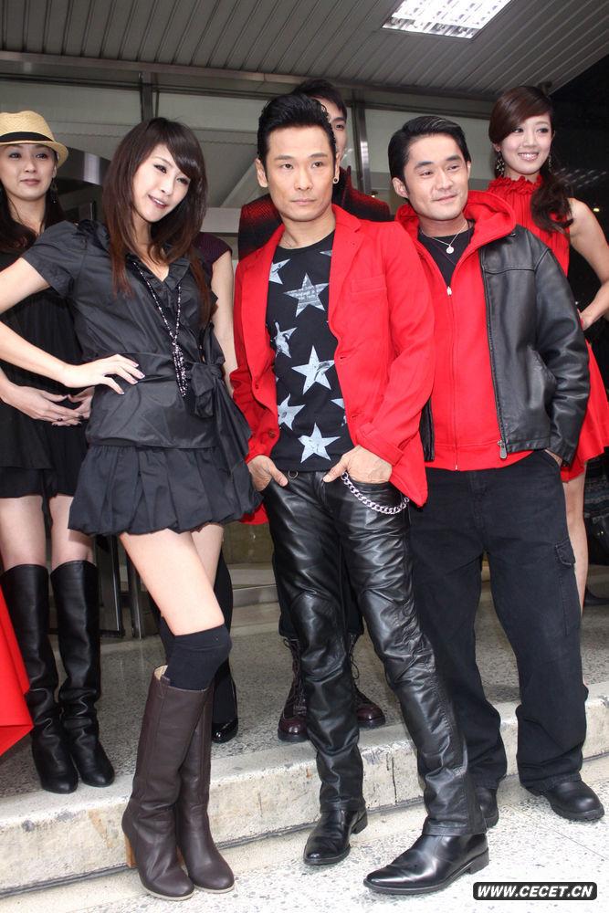 杜德偉不懼寒冷秀性感