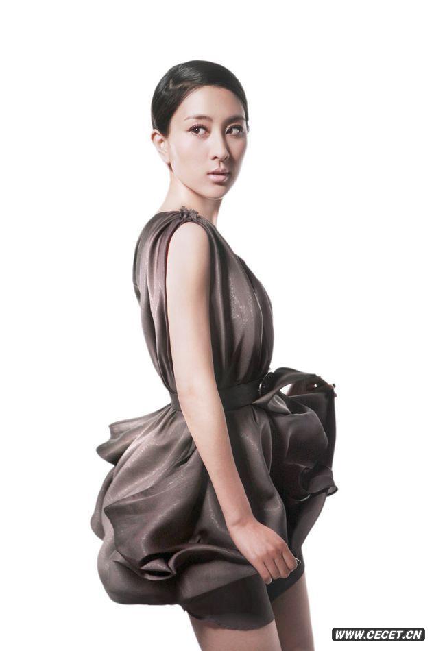 馬蘇最新寫(xiě)真盡顯大氣