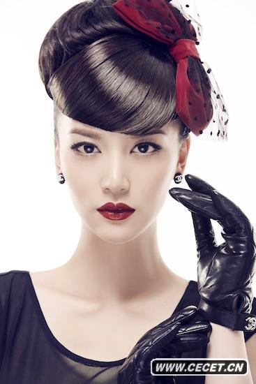 唐于鴻寫(xiě)真冷艷濃烈