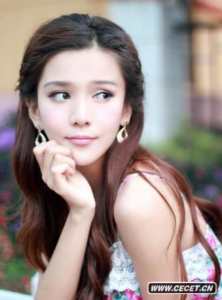 王希維演繹清純寫(xiě)真