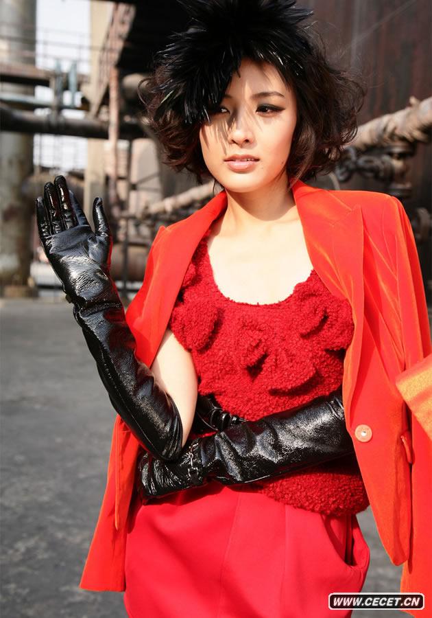 鄭羅茜新寫(xiě)真變街頭潮女