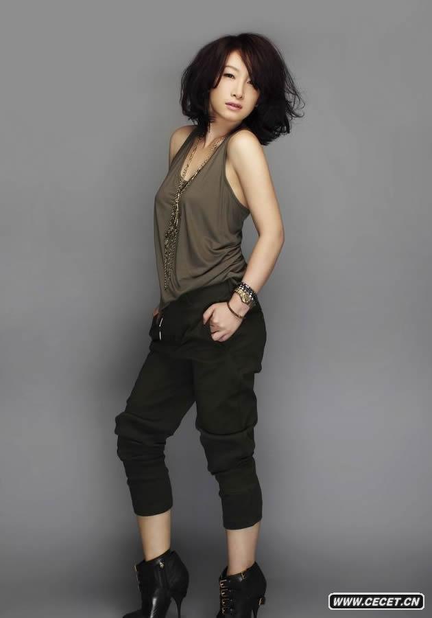 秦海璐登雜志盡顯帥氣