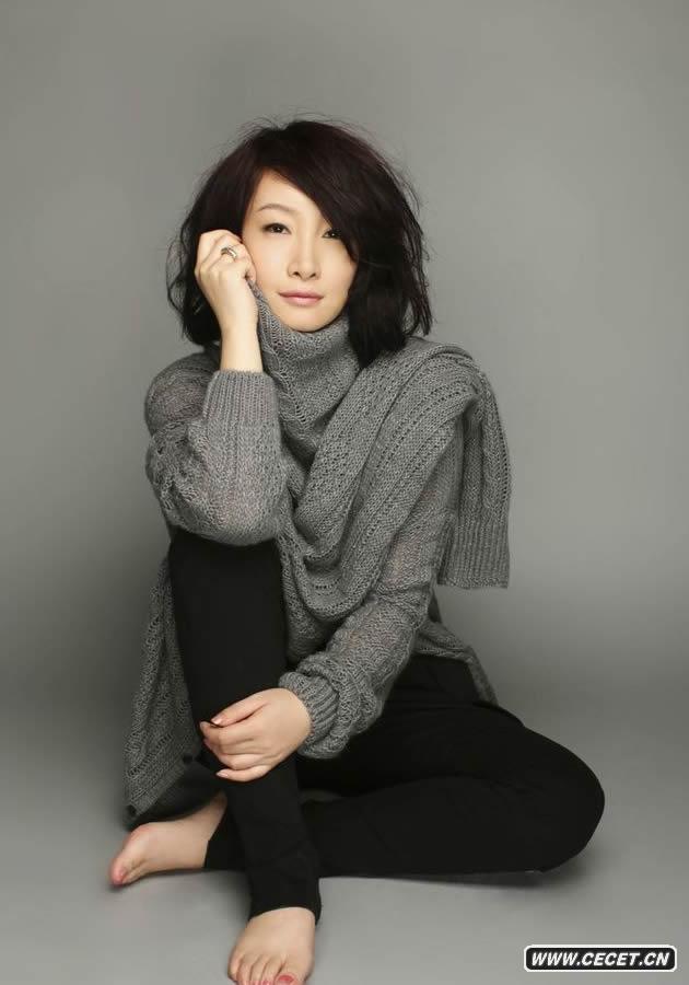 秦海璐登雜志盡顯帥氣