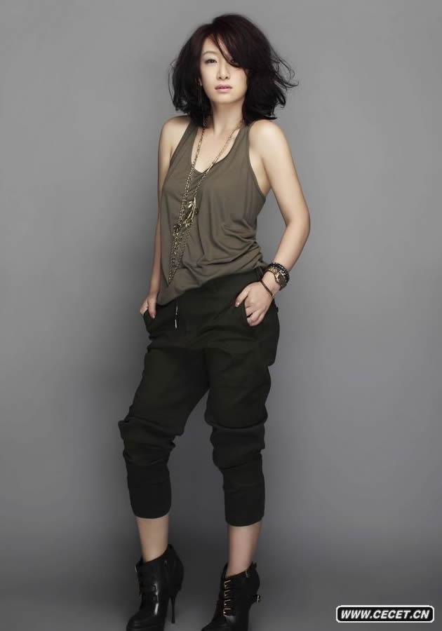 秦海璐登雜志盡顯帥氣