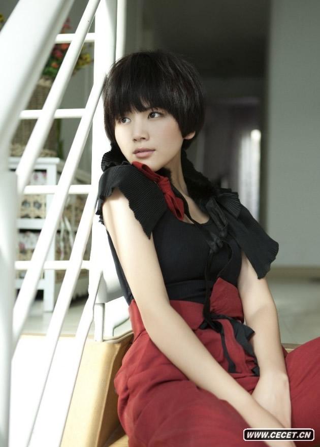 曹曦文新寫(xiě)真演繹經(jīng)典