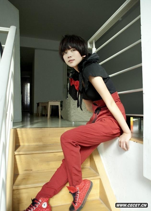 曹曦文新寫(xiě)真演繹經(jīng)典