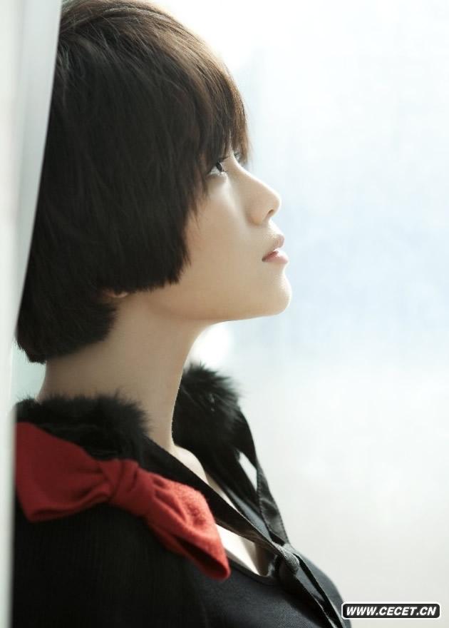 曹曦文新寫(xiě)真演繹經(jīng)典