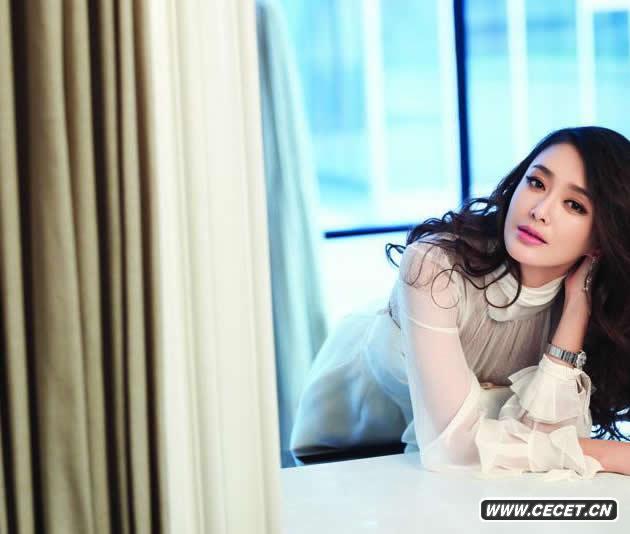 秦嵐登時(shí)尚雜志封面