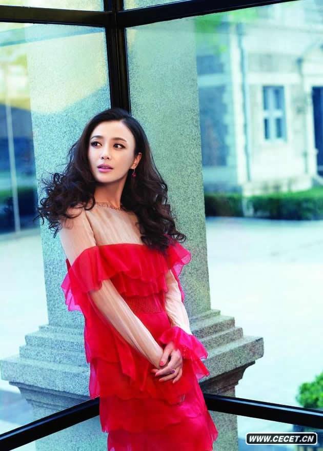 秦嵐登時(shí)尚雜志封面