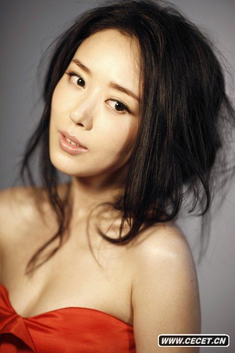 顏丹晨中國紅緊身裙