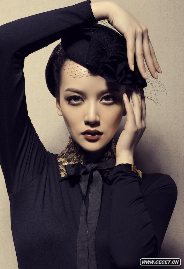 唐于鴻新寫(xiě)真高貴典雅