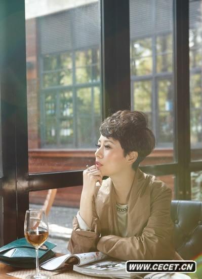 海清登開(kāi)年刊封面