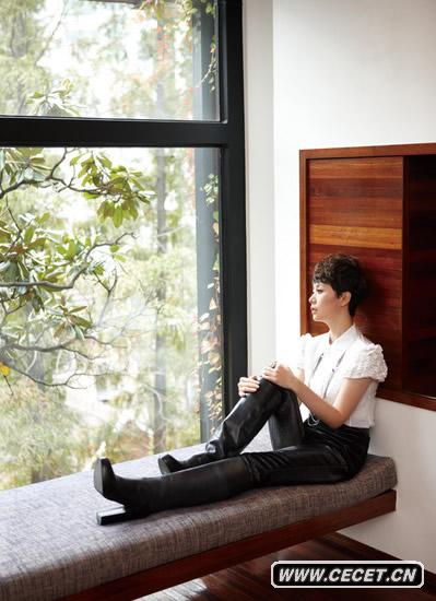 海清登開(kāi)年刊封面