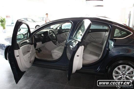 2009款雪鐵龍C5 2.3L尊貴型 到店實(shí)拍