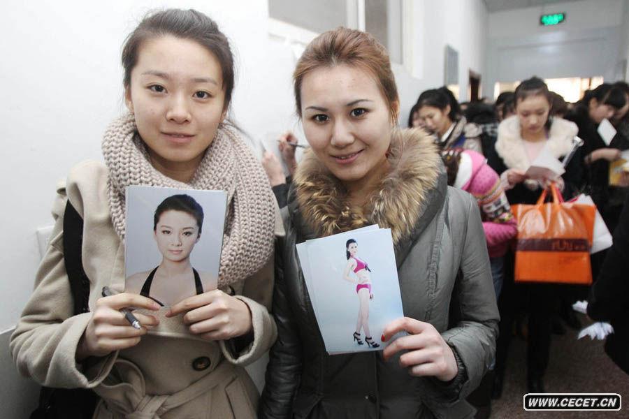 山東青島藝校招考現場(chǎng)