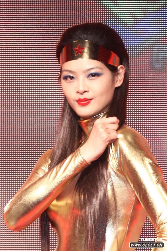 林嘉綺化身女超人