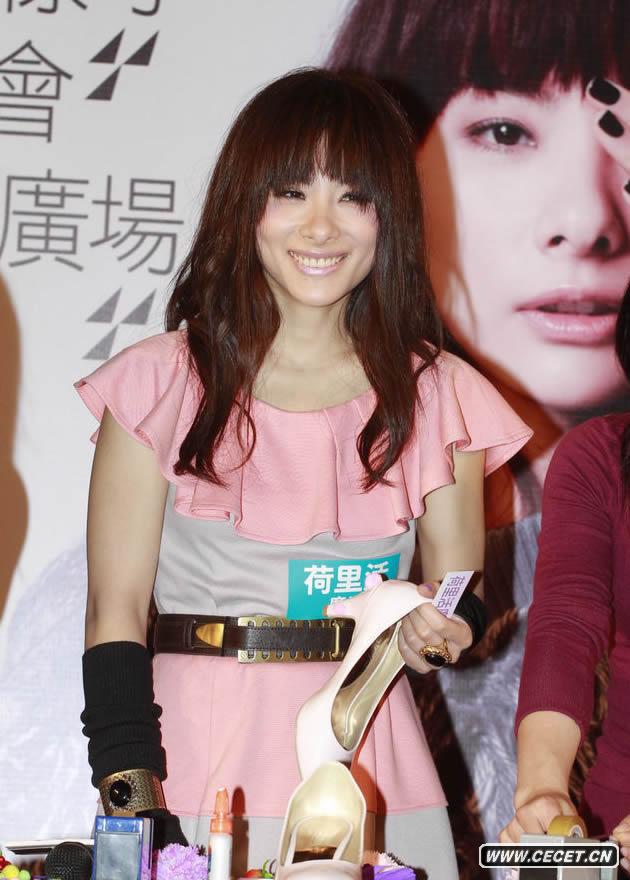 劉璇為首張大碟簽唱