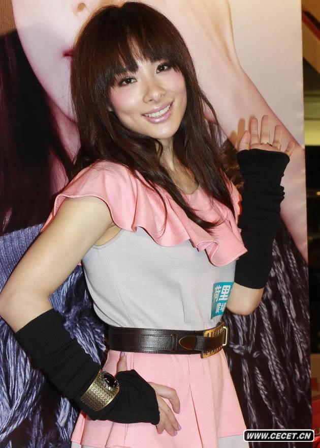 劉璇為首張大碟簽唱