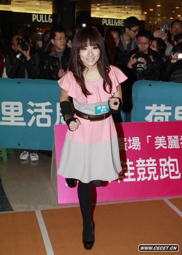 劉璇為首張大碟簽唱