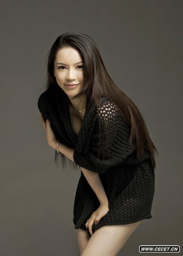 潘霜霜性感寫(xiě)真秀曼妙身姿