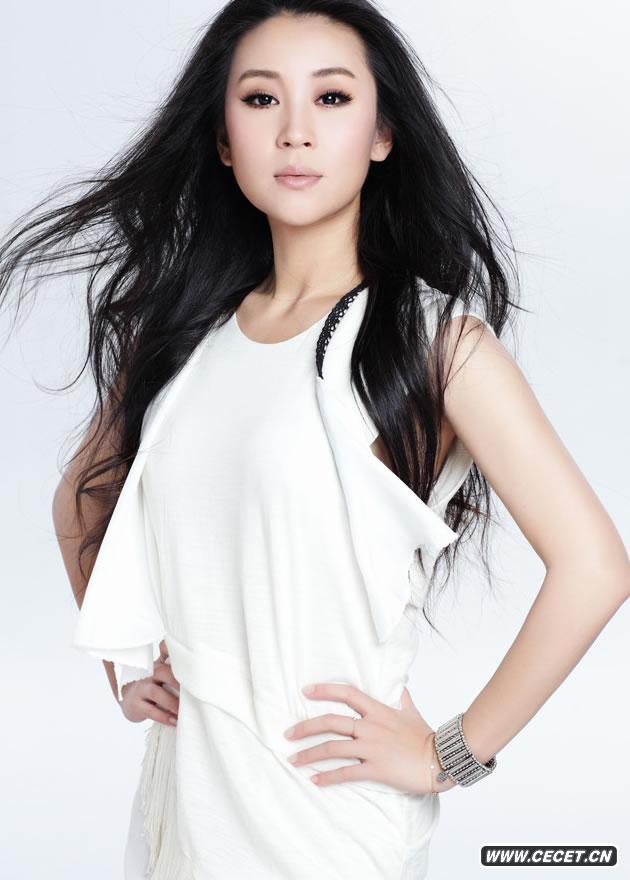 苗圃黑白寫(xiě)真低調性感