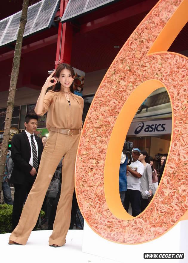 林志玲帥氣褲裝當導演