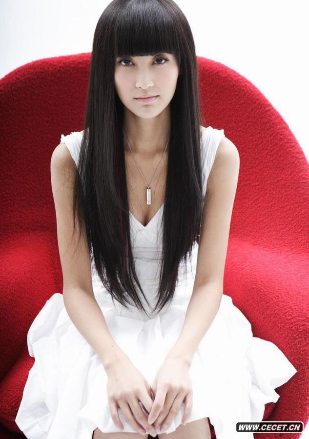 張歆藝最新寫(xiě)真大片