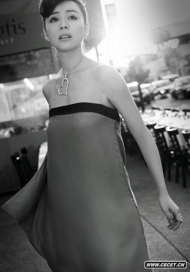 張靜初受邀拍珠寶大片