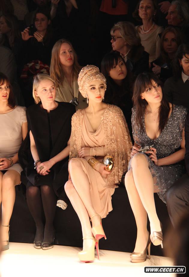 范冰冰亮相時(shí)裝周秀場(chǎng)