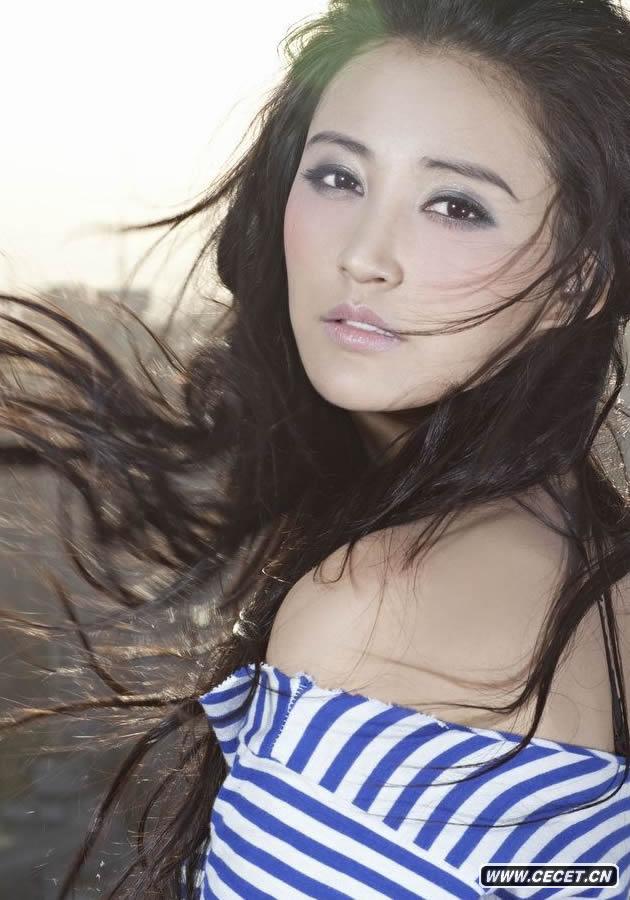 張歆藝最新寫(xiě)真大片