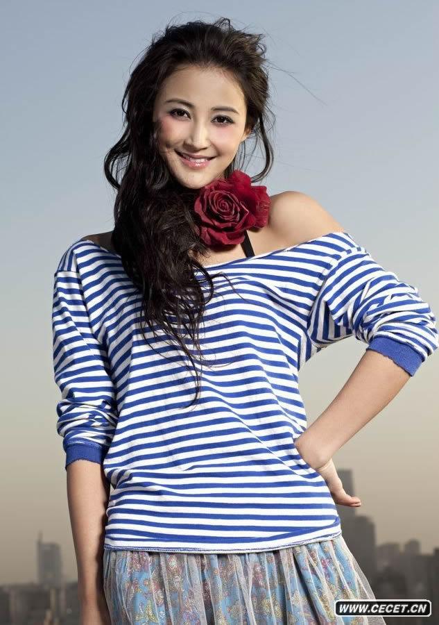 張歆藝最新寫(xiě)真大片