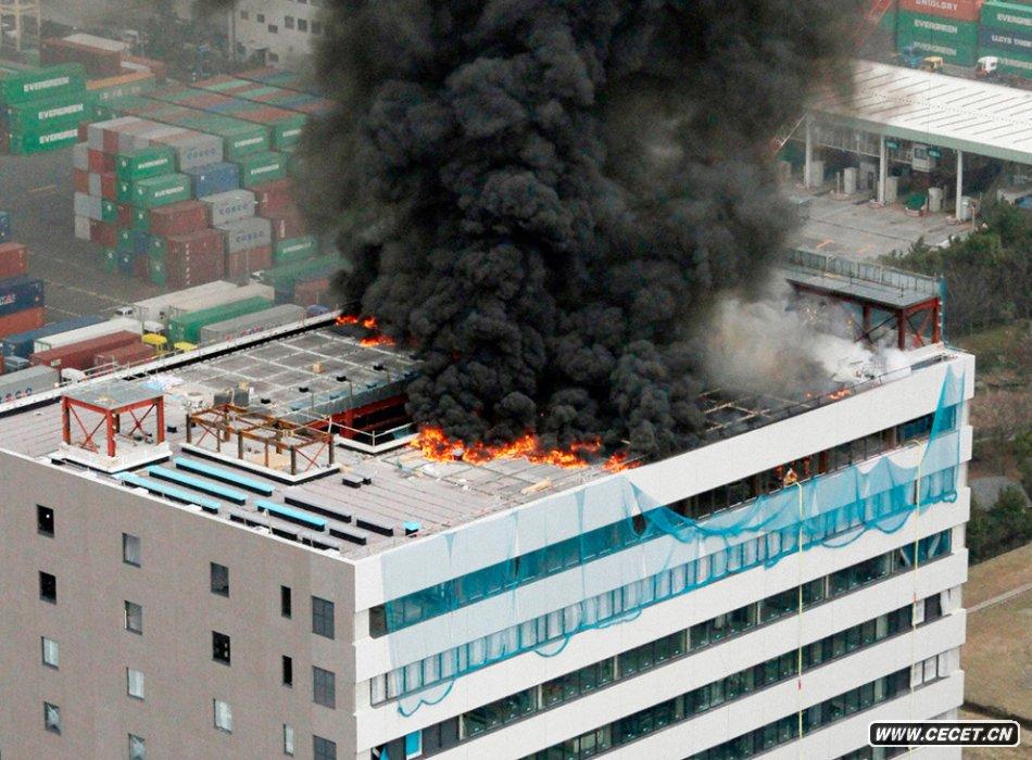 東京一座辦公大樓地震后發(fā)生火災