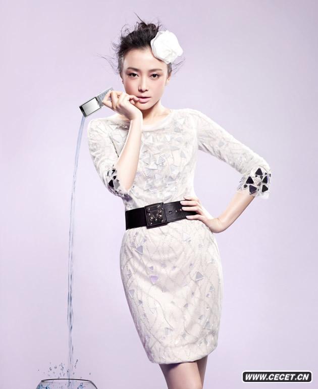 秦嵐變身數碼女郎