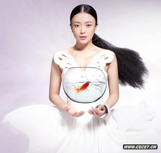 秦嵐變身數碼女郎