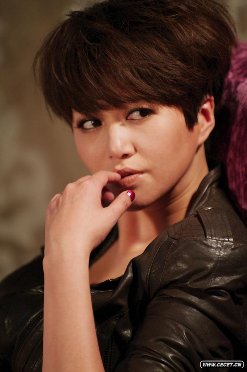 譚維維《悅己》美妝