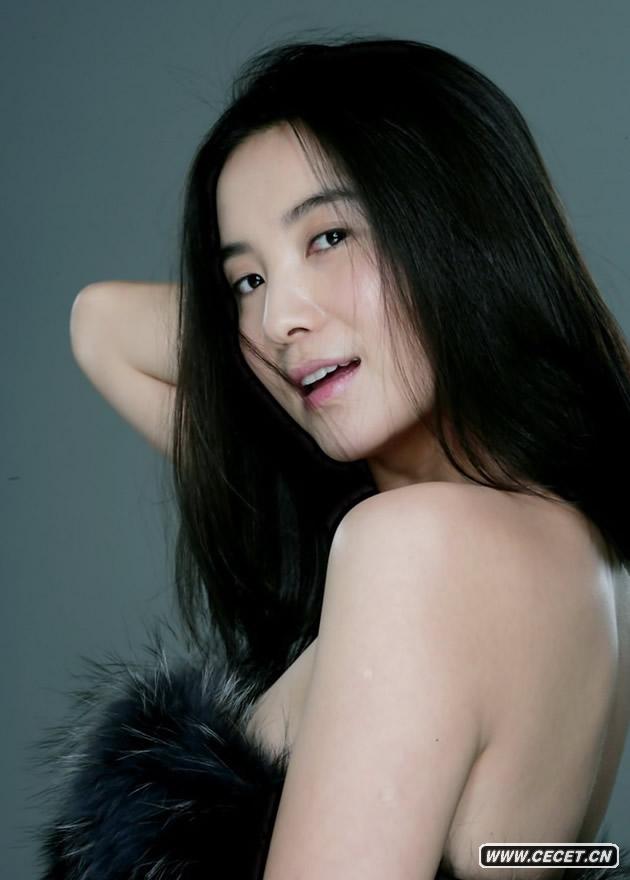 小宋佳最新裸妝寫(xiě)真