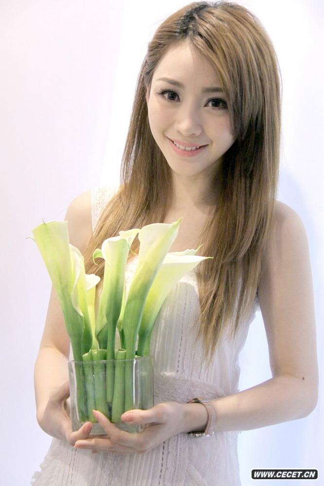 柳巖冰場(chǎng)變白雪美人