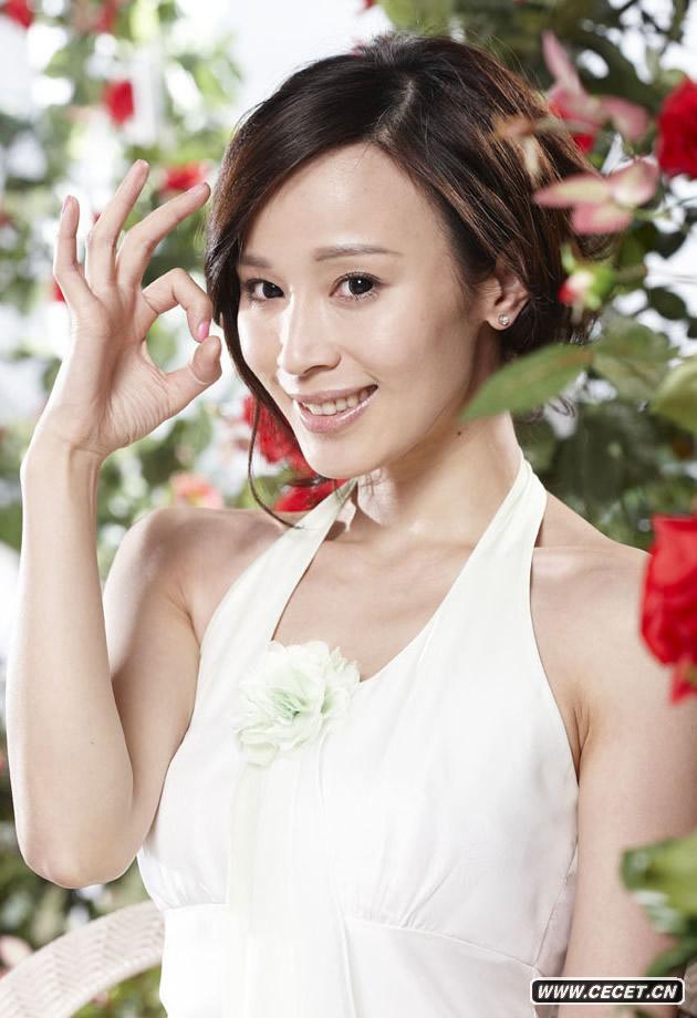 石小群為護膚品拍攝廣告