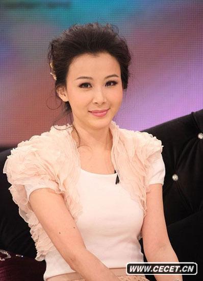 42歲蕭薔裝可愛(ài)