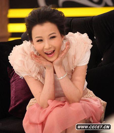 42歲蕭薔裝可愛(ài)