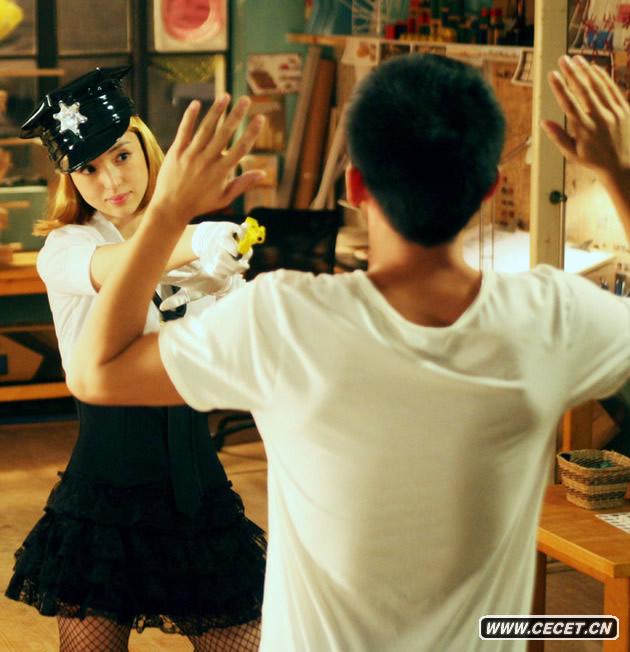 董璇穿制服誘惑李晨