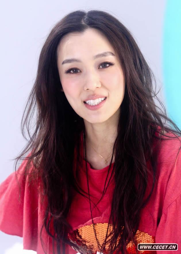 范瑋琪拍新MV與蘿莉同臺