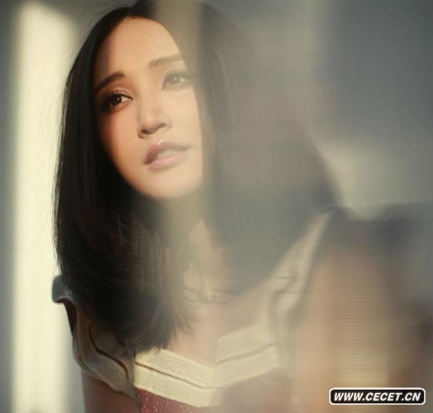 張歆藝春日寫(xiě)真出爐