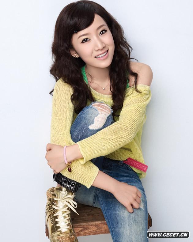 李念拍攝一組隨性寫(xiě)真