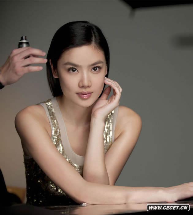 樂(lè )基兒擔任護膚品代言人