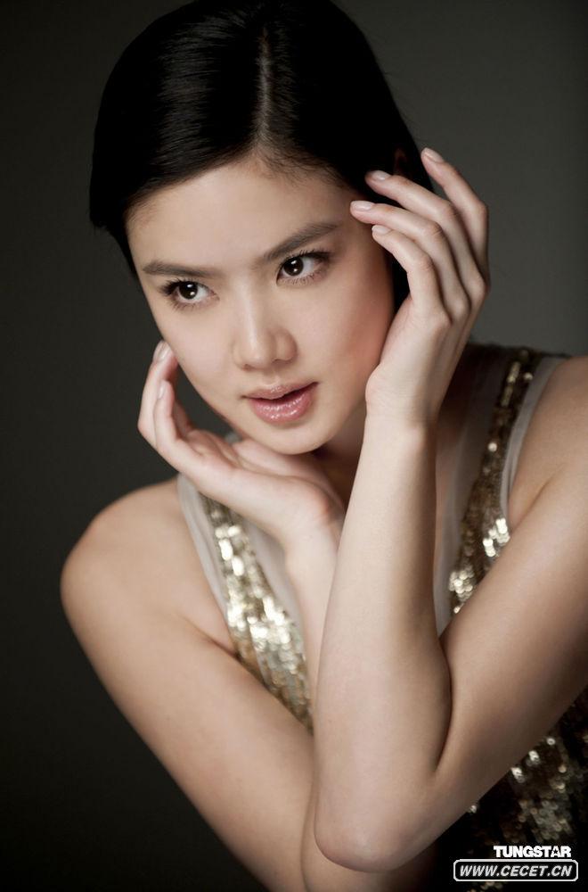 樂(lè )基兒擔任護膚品代言人