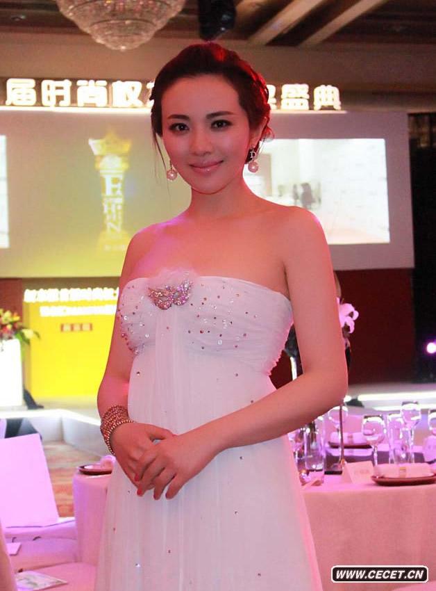 孟茜性感亮相權力榜